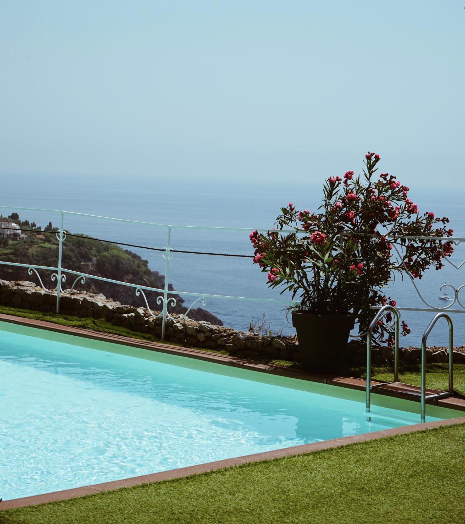 Hotel Piccolo Sant'Andrea Praiano Exterior foto